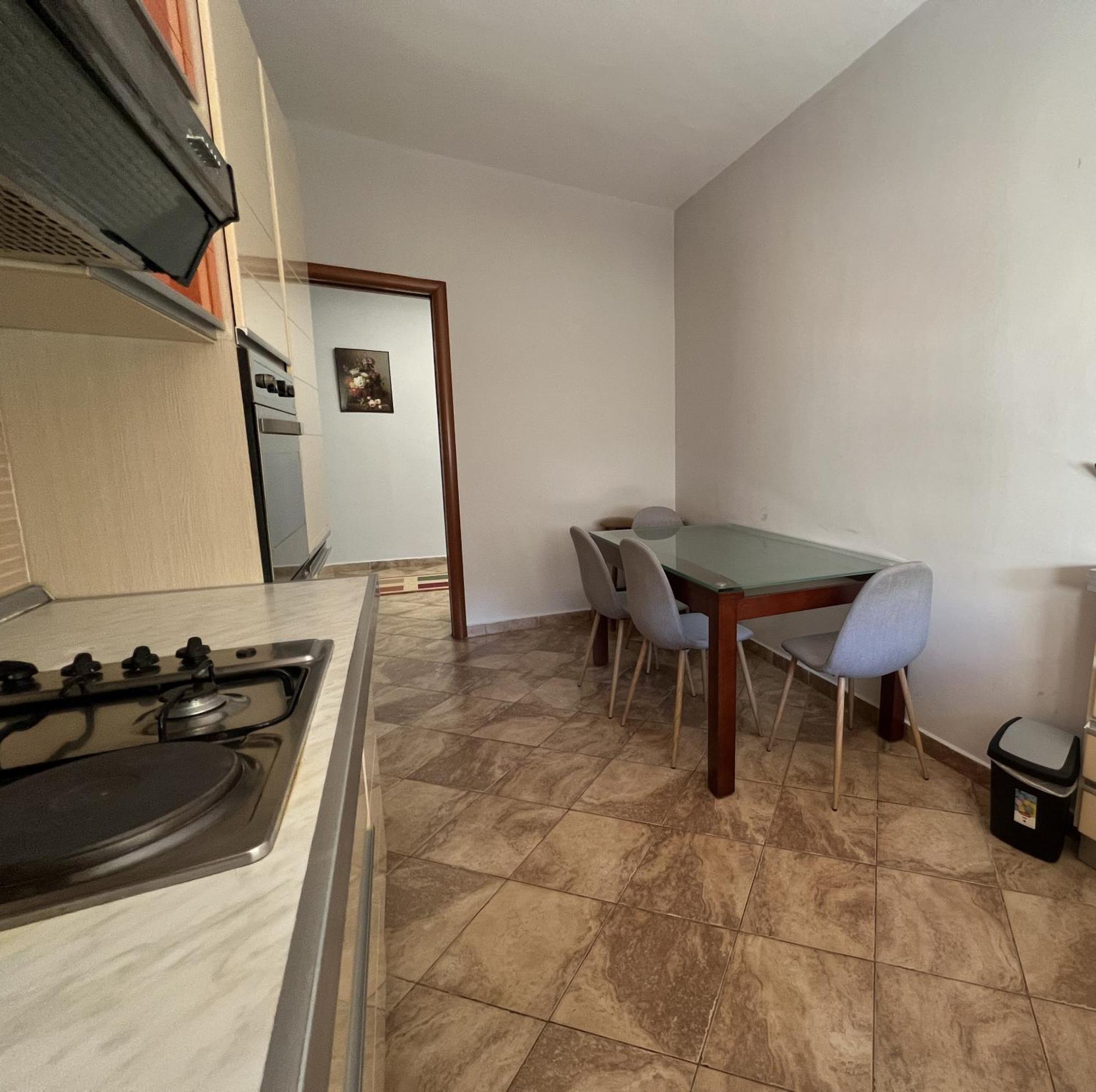 Elly Apartment Durres Bagian luar foto
