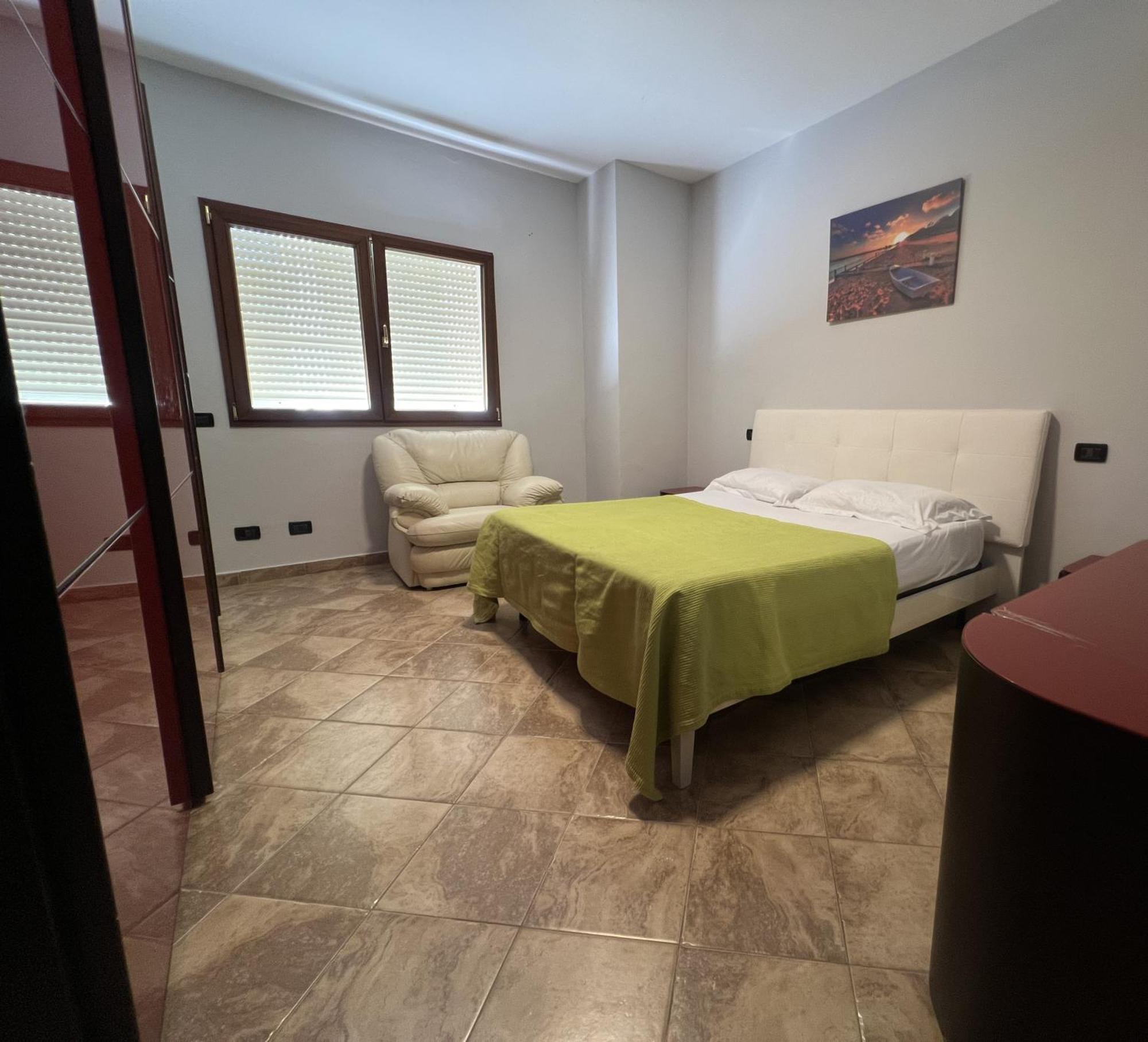 Elly Apartment Durres Bagian luar foto