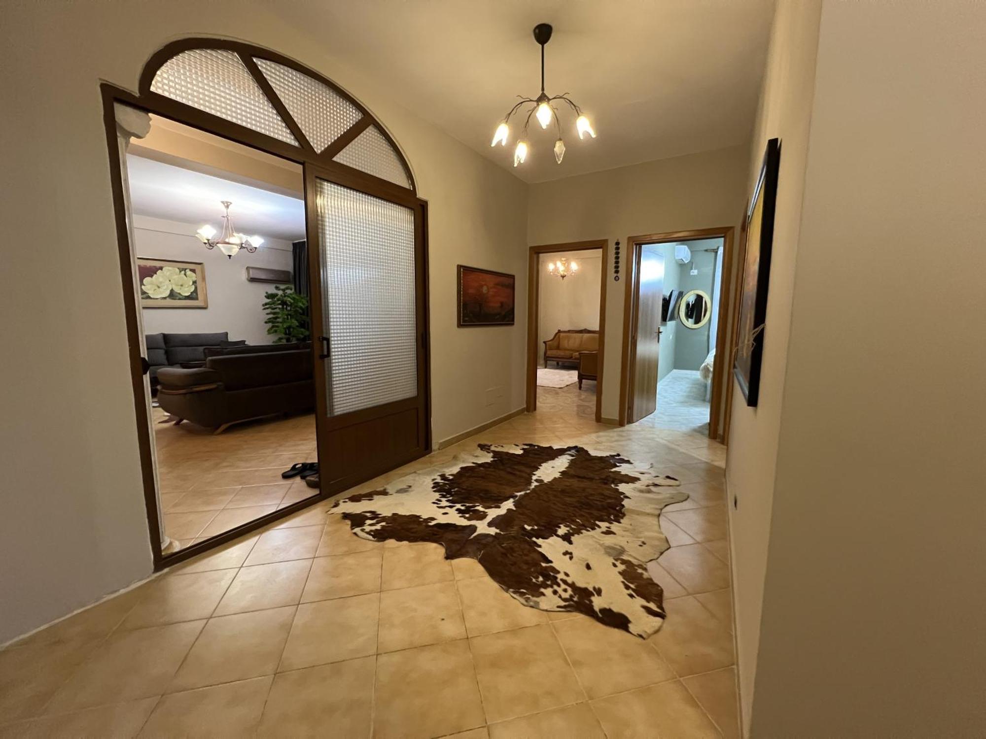 Elly Apartment Durres Bagian luar foto