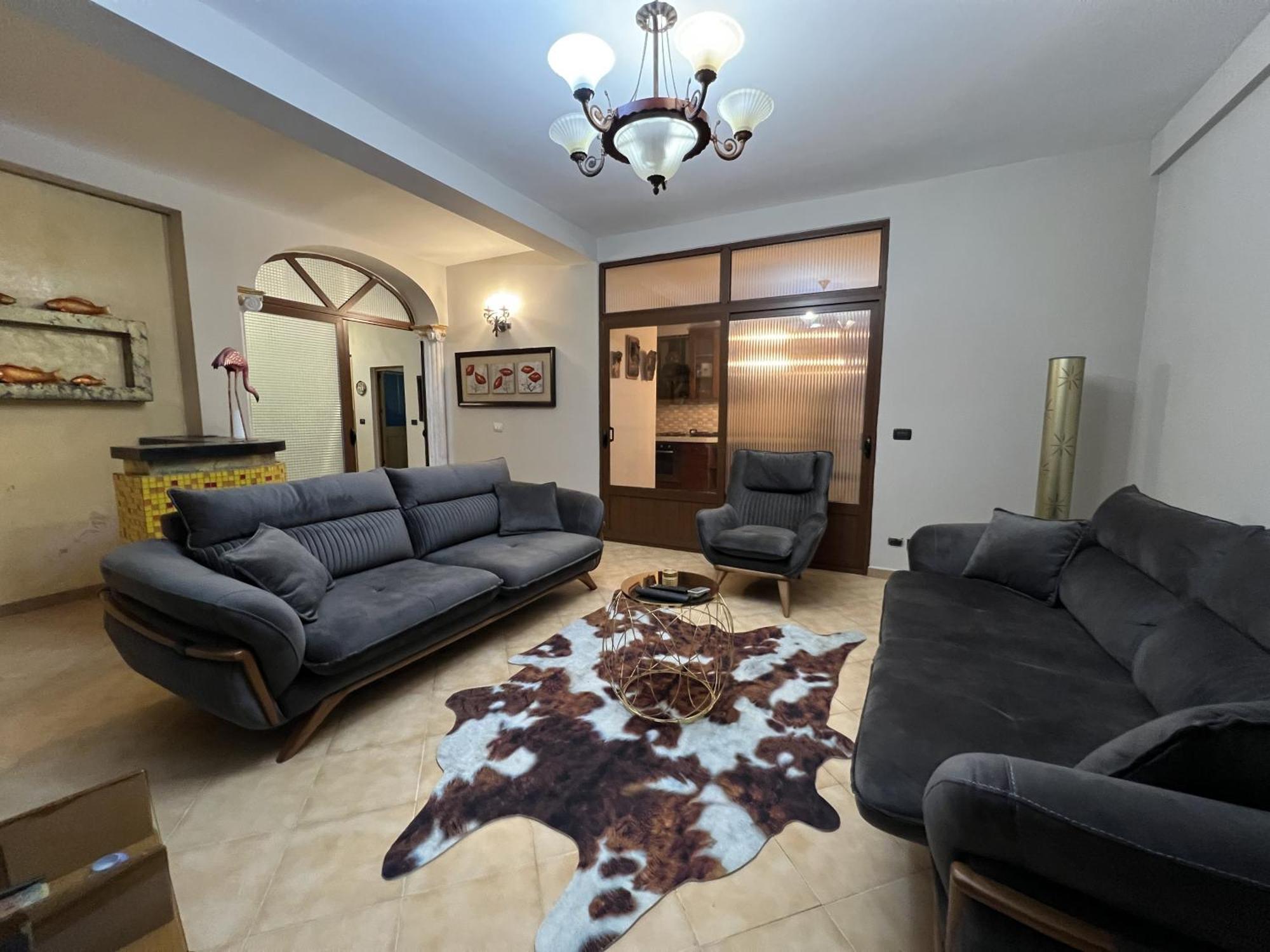 Elly Apartment Durres Bagian luar foto